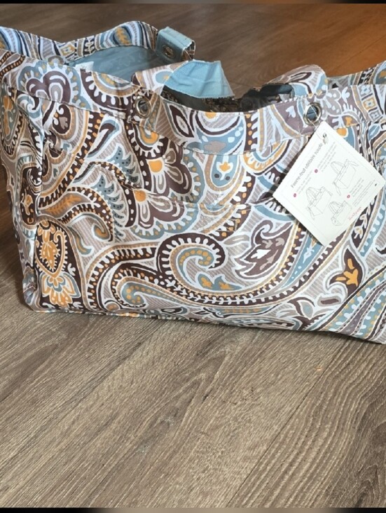 thirty-one Handbags - NWT Thirty-One Soft Utility Tote In Paisley,
